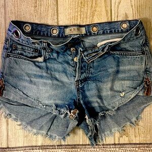 Free People sz 26 cutoffs - so cute!